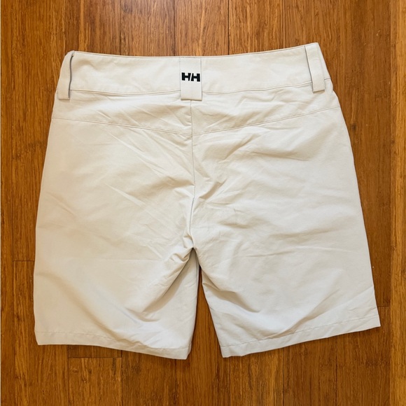 NWT Helly Hansen Women's Quick-Dry Cargo Shorts in grey fog size 32 HH - Picture 2 of 5